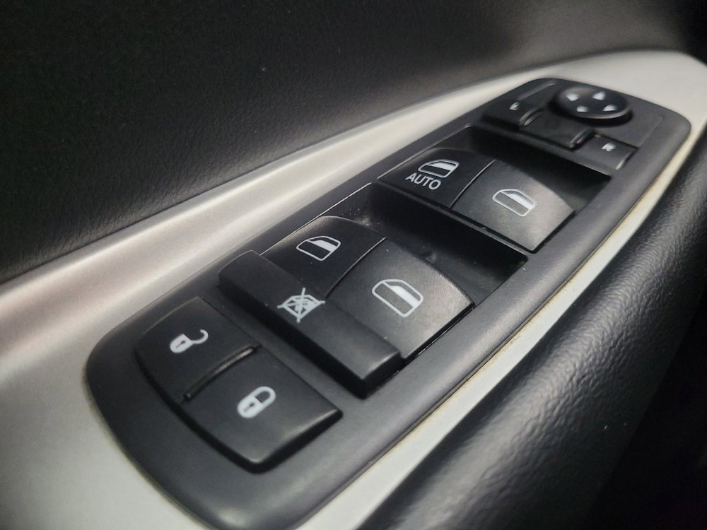Used 2018 Dodge Journey SE FWD image 27