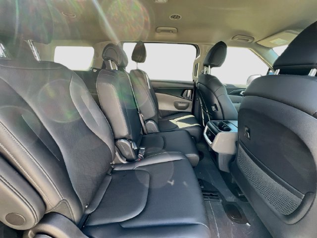 New 2027 Kia Carnival LXS FWD image 28