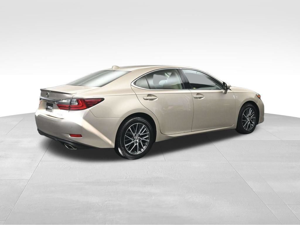Used 2018 Lexus ES 350 w/ Luxury Package w/Wood Trim FWD image 5