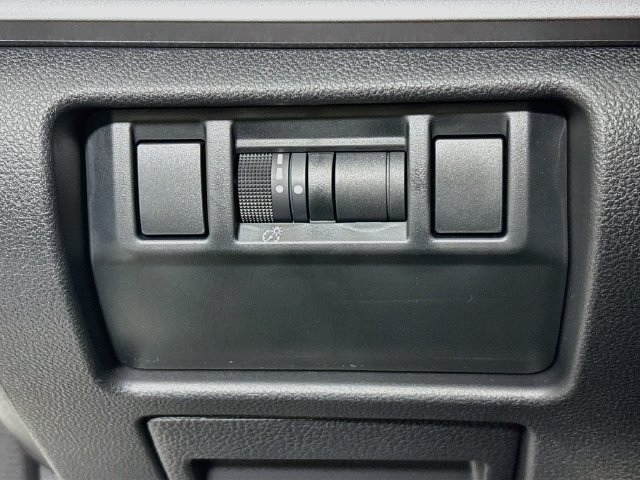 Certified 2025 Subaru Impreza 2.0i Sport AWD/4WD image 11