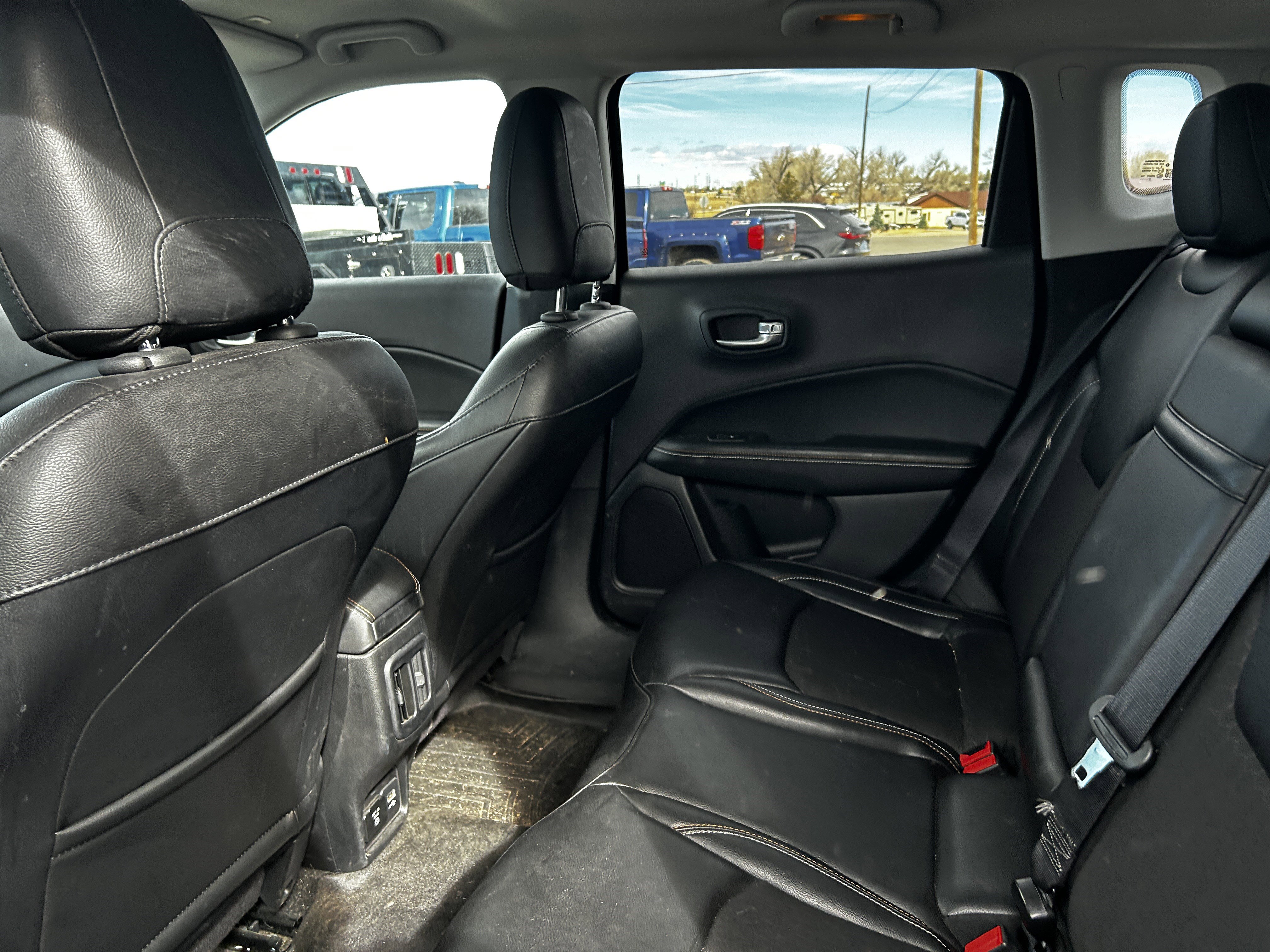 Used 2018 Jeep Compass Latitude w/ Popular Equipment Group image 10