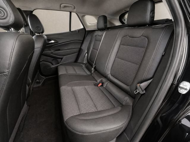 Used 2025 Chevrolet Trax LT FWD image 12