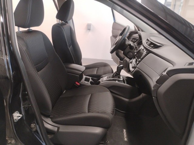Used 2020 Nissan Rogue SV image 24