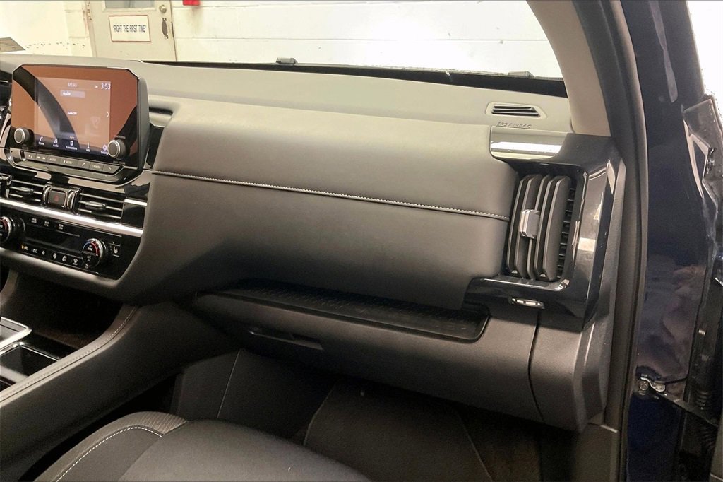 Certified 2024 Nissan Pathfinder SV image 13