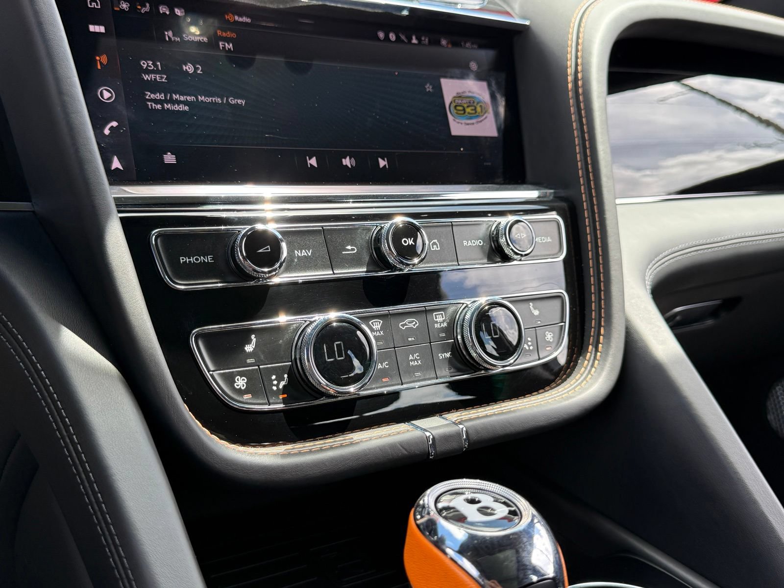 Used 2023 Bentley Bentayga AWD/4WD image 49