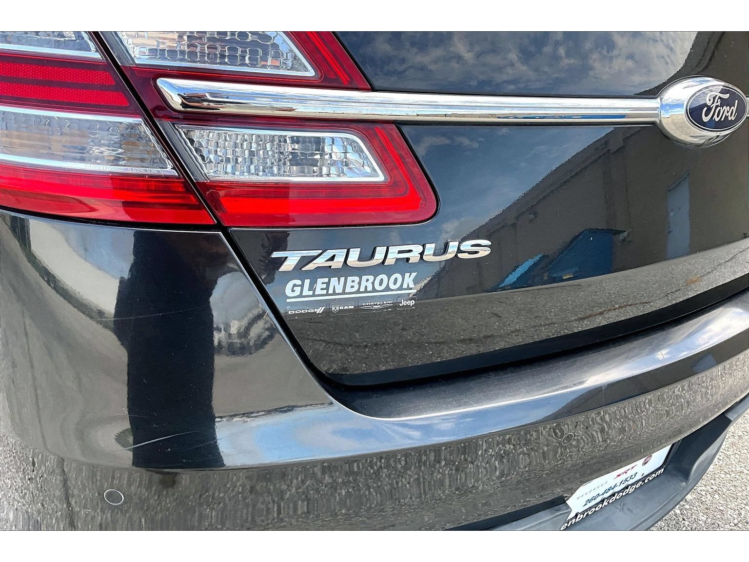 Used 2013 Ford Taurus Limited FWD image 39