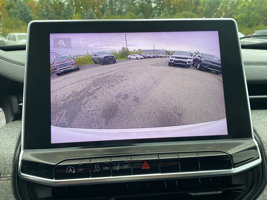 Used 2022 Jeep Compass Latitude image 18