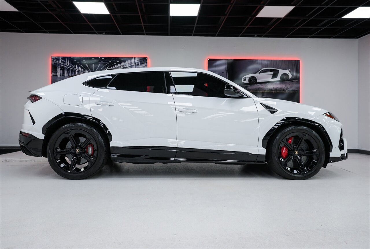 Used 2021 Lamborghini Urus AWD/4WD image 2