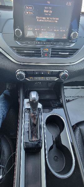 Used 2024 Nissan Altima 2.5 SR FWD image 14