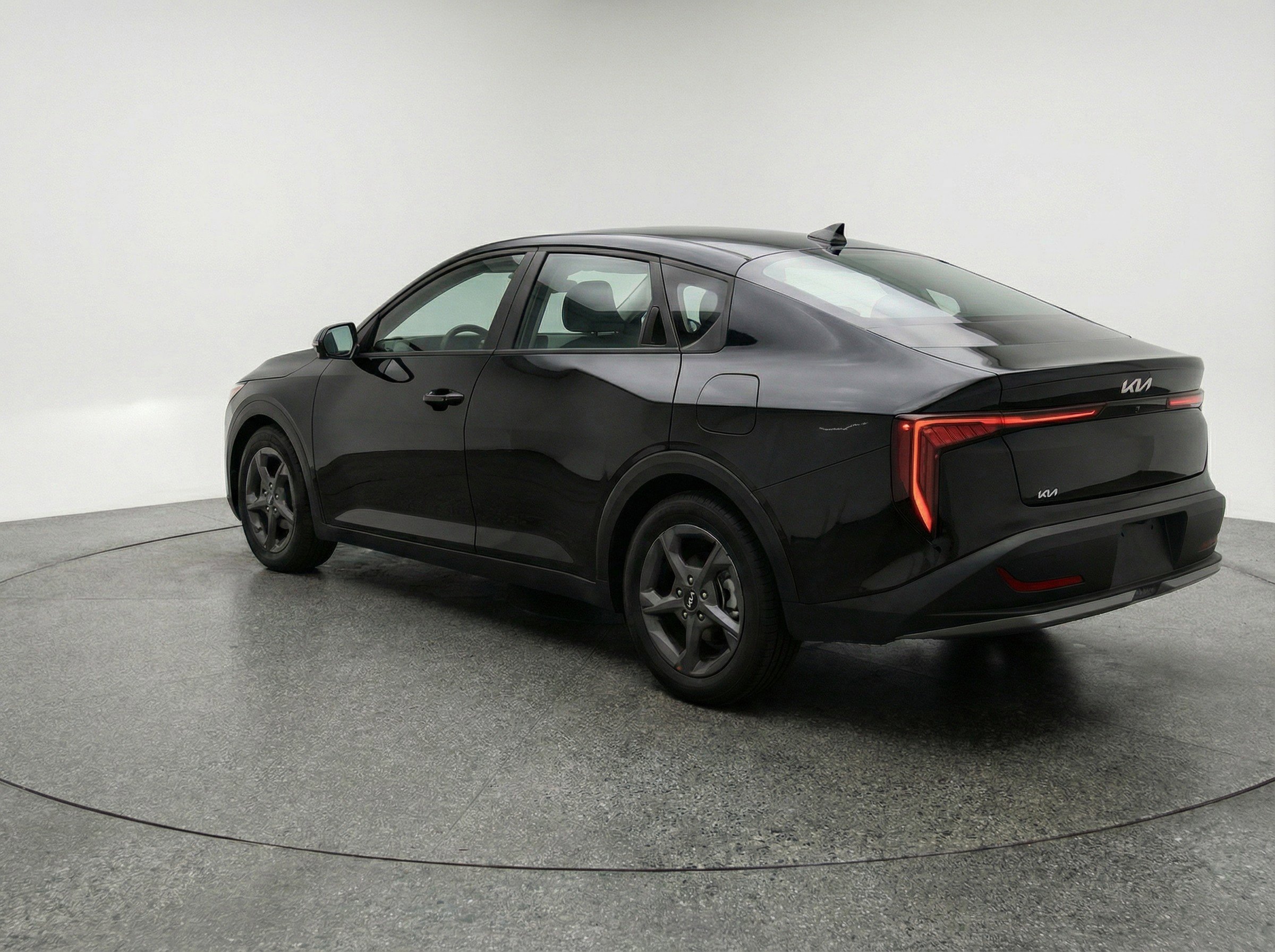 Used 2025 Kia K4 LXS FWD image 6