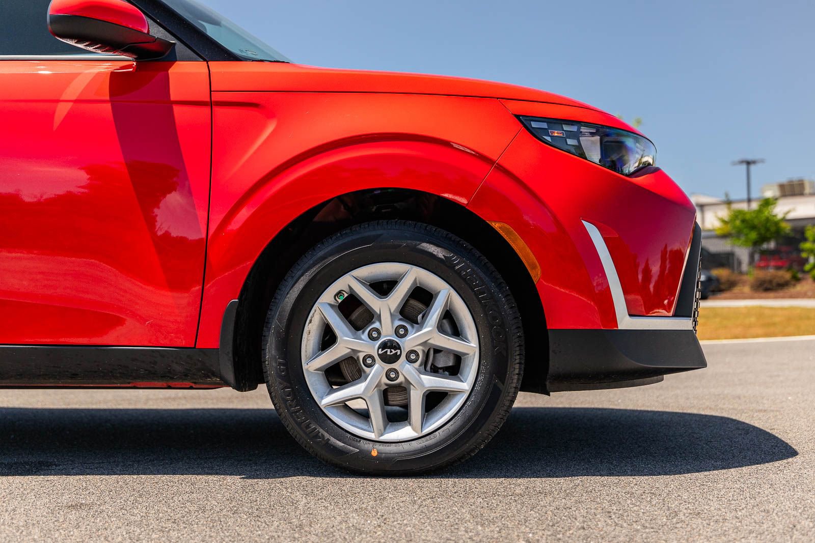Used 2025 Kia Soul LX w/ LX Technology Package FWD image 9