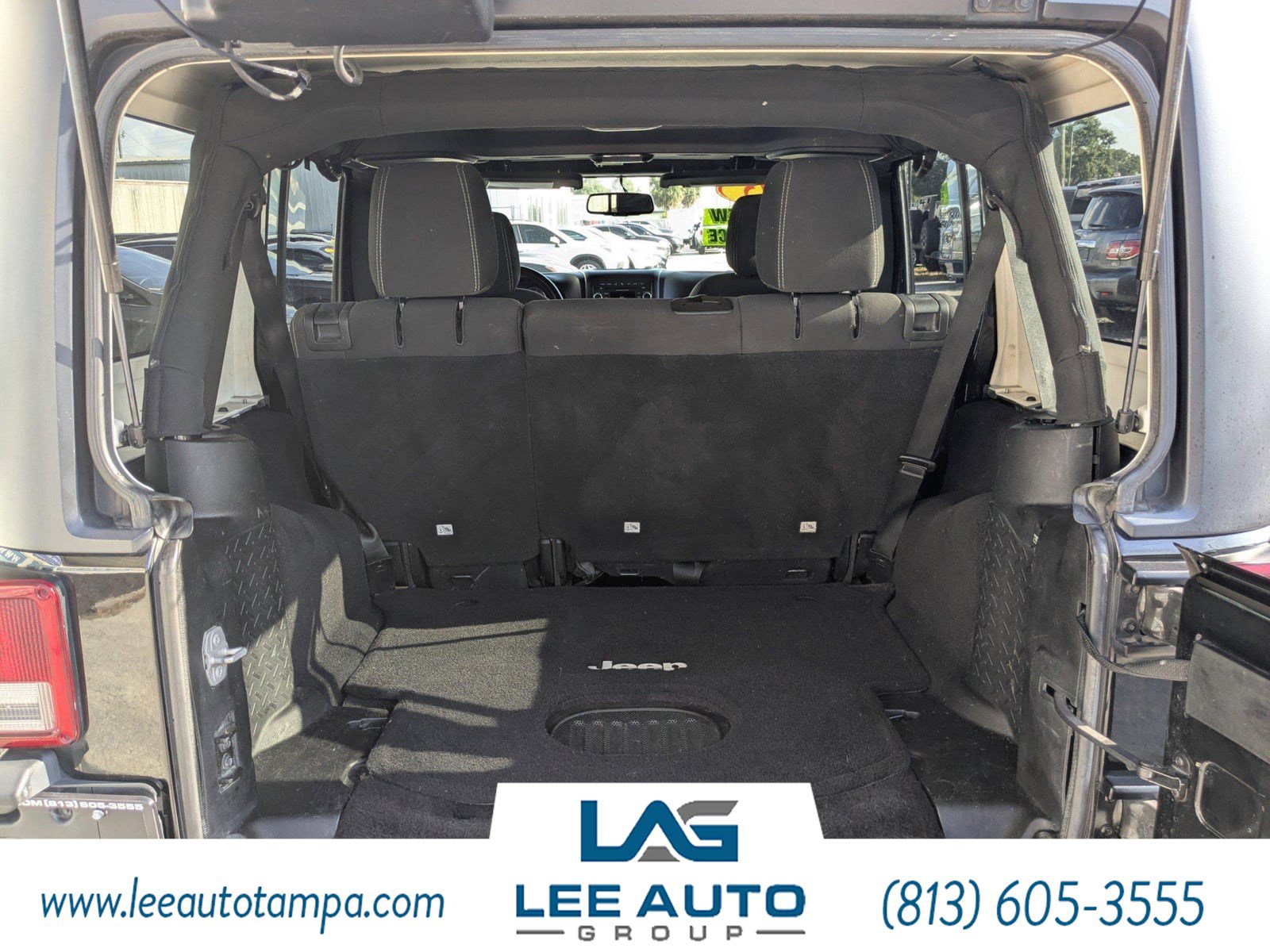 Used 2015 Jeep Wrangler Unlimited Sahara w/ Connectivity Group image 11