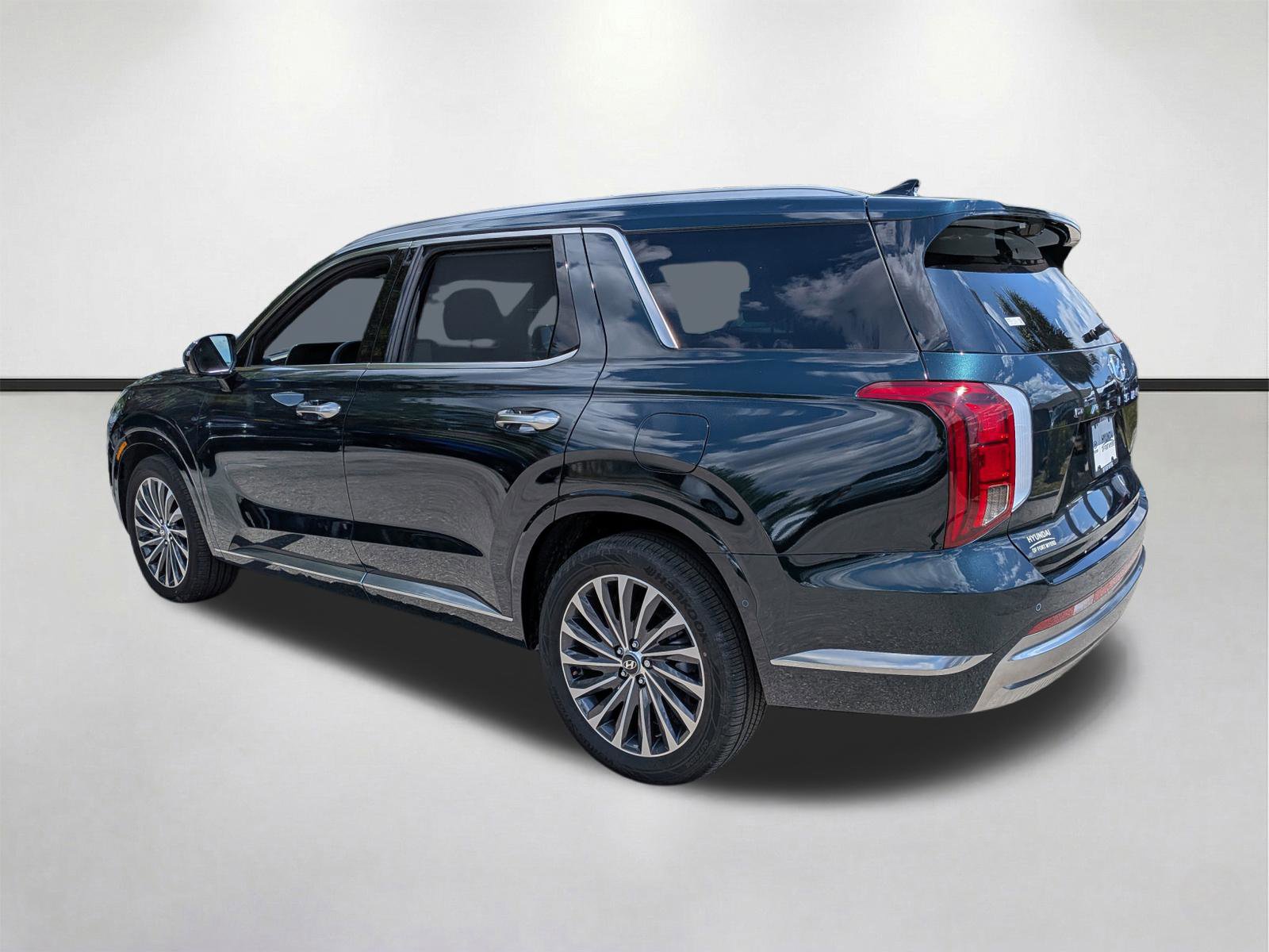 Used 2025 Hyundai Palisade Calligraphy FWD image 6