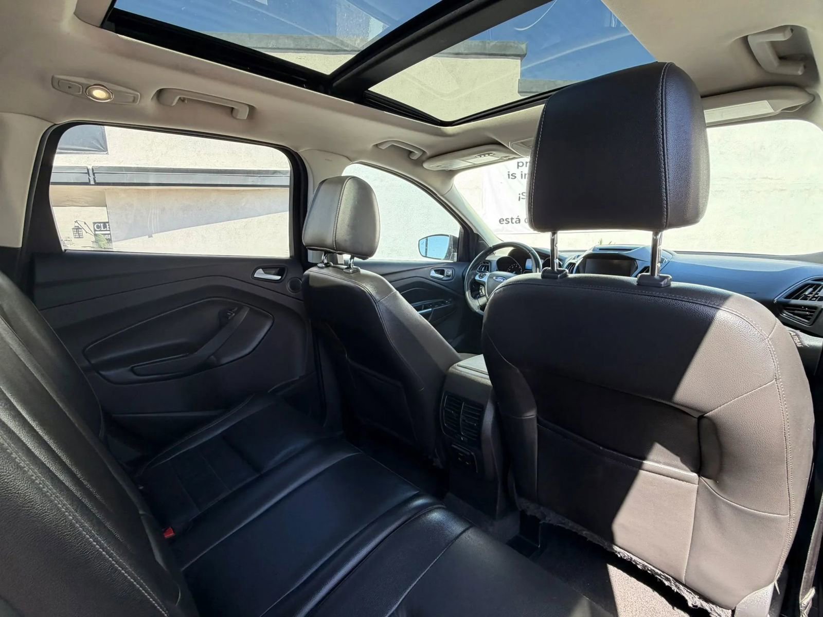 Used 2015 Ford Escape Titanium w/ Equipment Group 301A FWD image 10