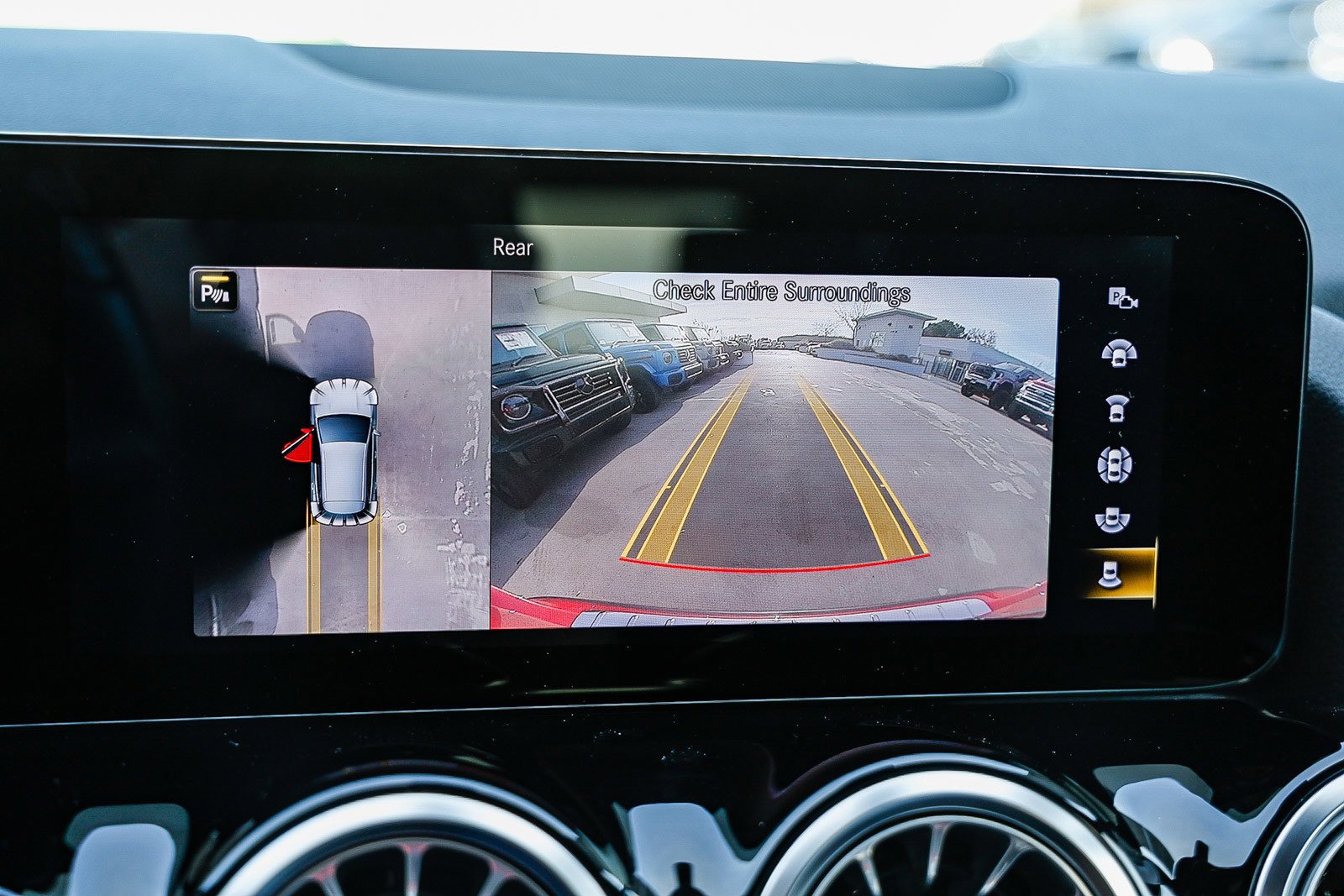 Certified 2022 Mercedes-Benz GLA 250 4MATIC image 23