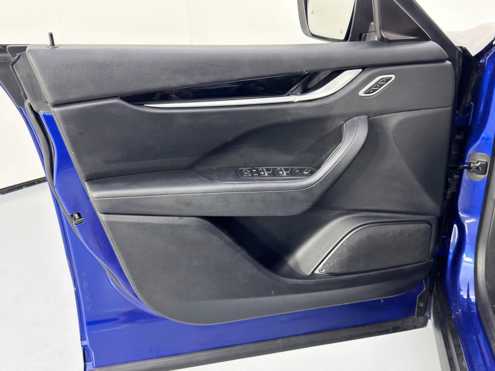 Used 2019 Maserati Levante image 41