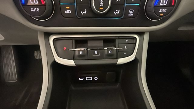 Used 2022 GMC Terrain SLT FWD image 22