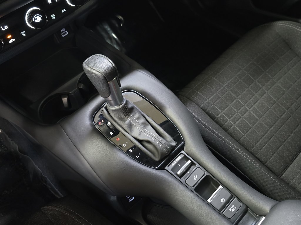 Used 2025 Honda HR-V LX image 26