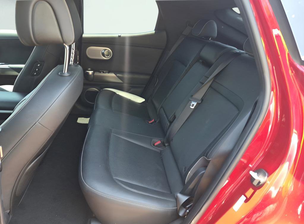 Used 2023 Genesis GV60 Advanced AWD/4WD image 9