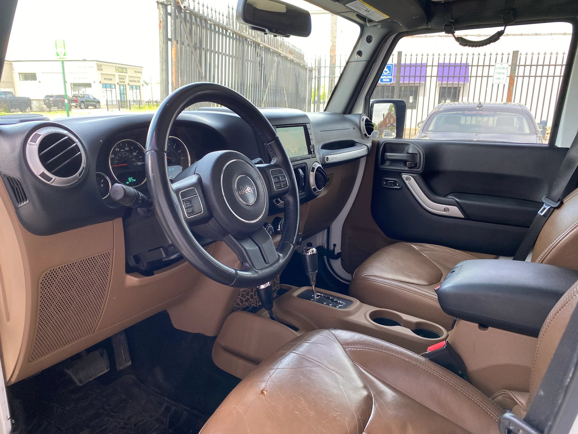 Used 2015 Jeep Wrangler Unlimited Sahara w/ Mopar Chrome Edition Group AWD/4WD image 3