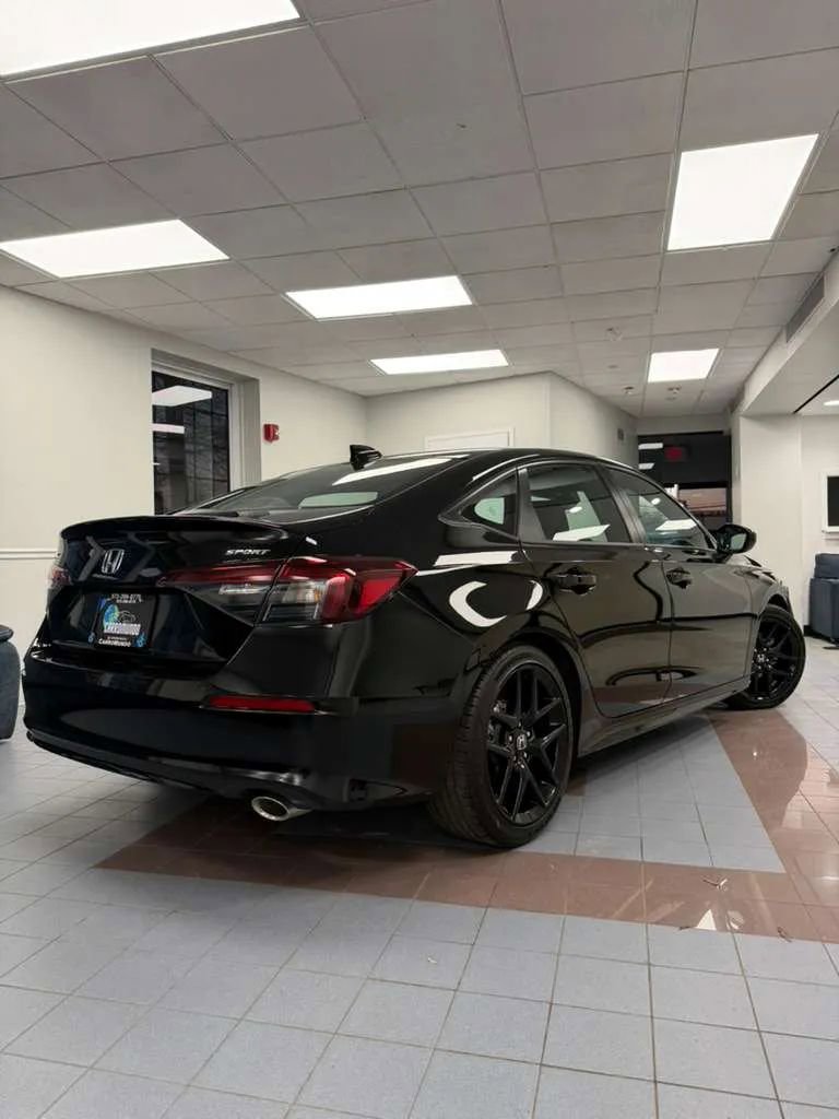 Used 2025 Honda Civic Sport image 6