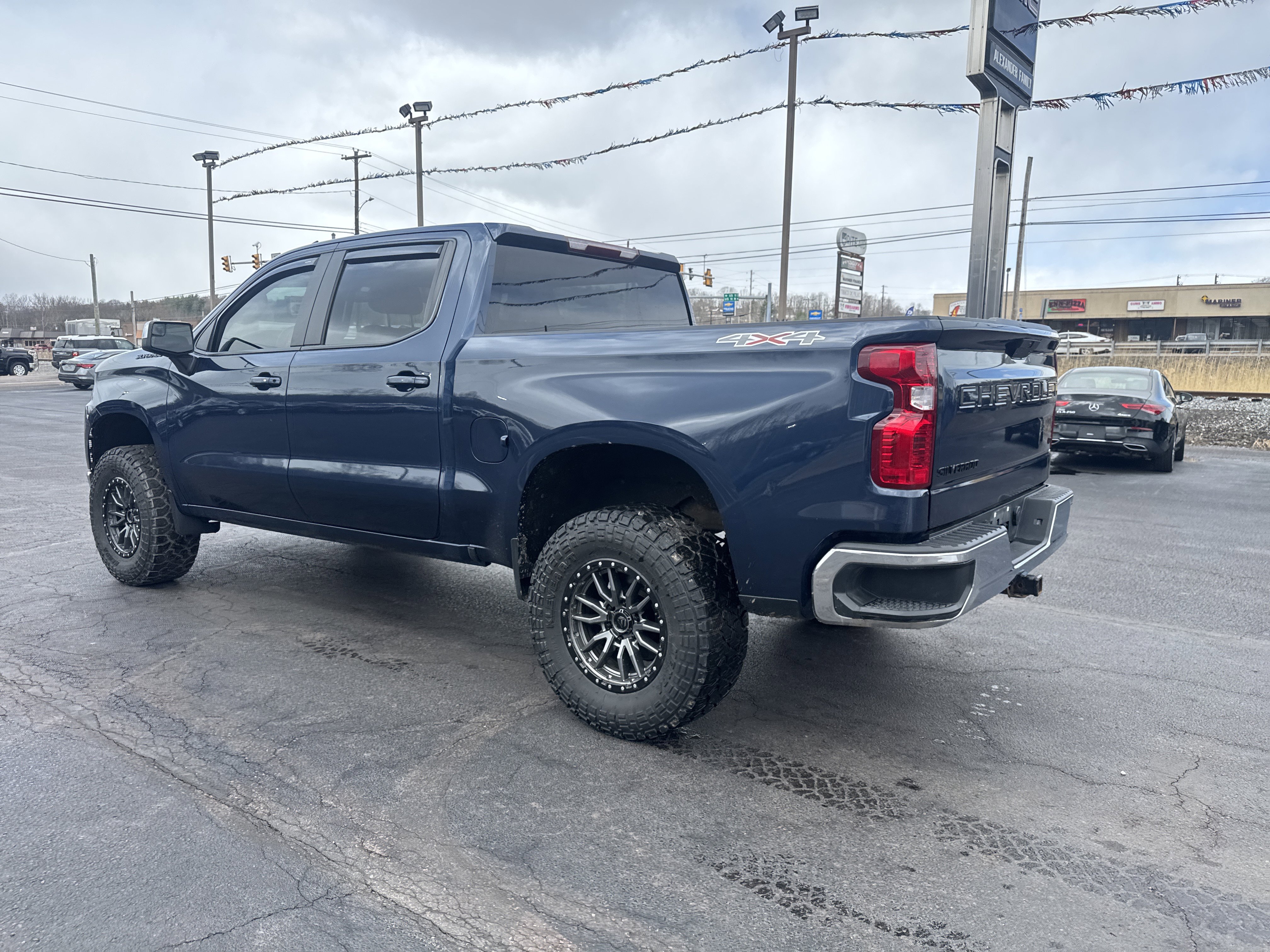 Used 2022 Chevrolet Silverado 1500 LT w/ Bed Protection Package image 6