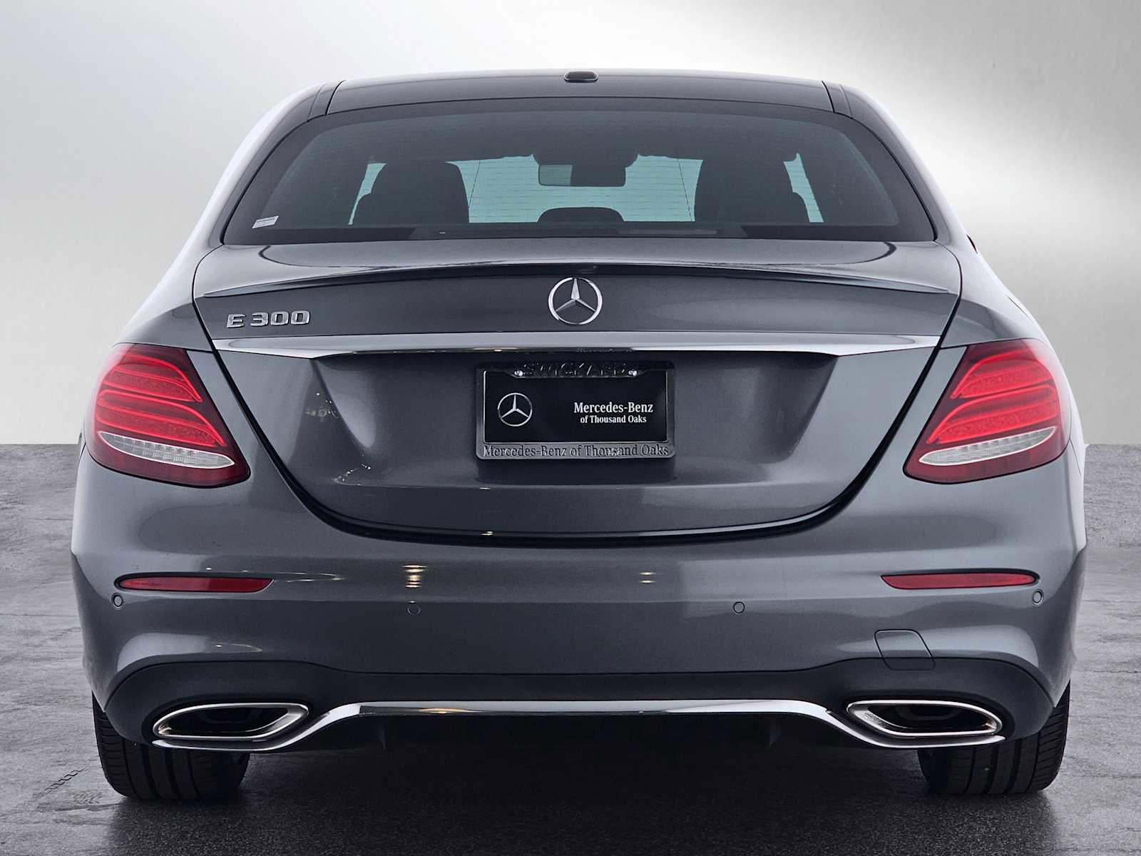 Used 2017 Mercedes-Benz E 300 image 4