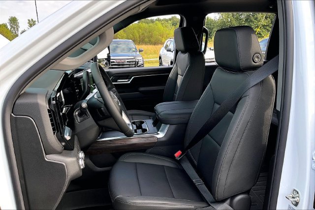 New 2026 GMC Sierra 2500 SLT AWD/4WD image 9