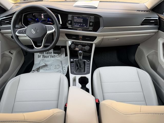 Certified 2023 Volkswagen Jetta SE w/ Panoramic Sunroof Package FWD image 14