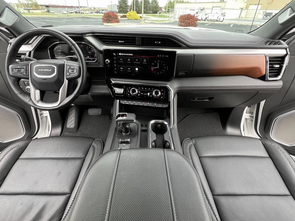 Used 2025 GMC Sierra 1500 Denali image 4