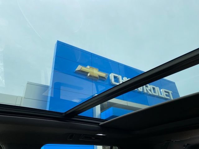 Used 2023 Chevrolet Suburban Premier AWD/4WD image 34