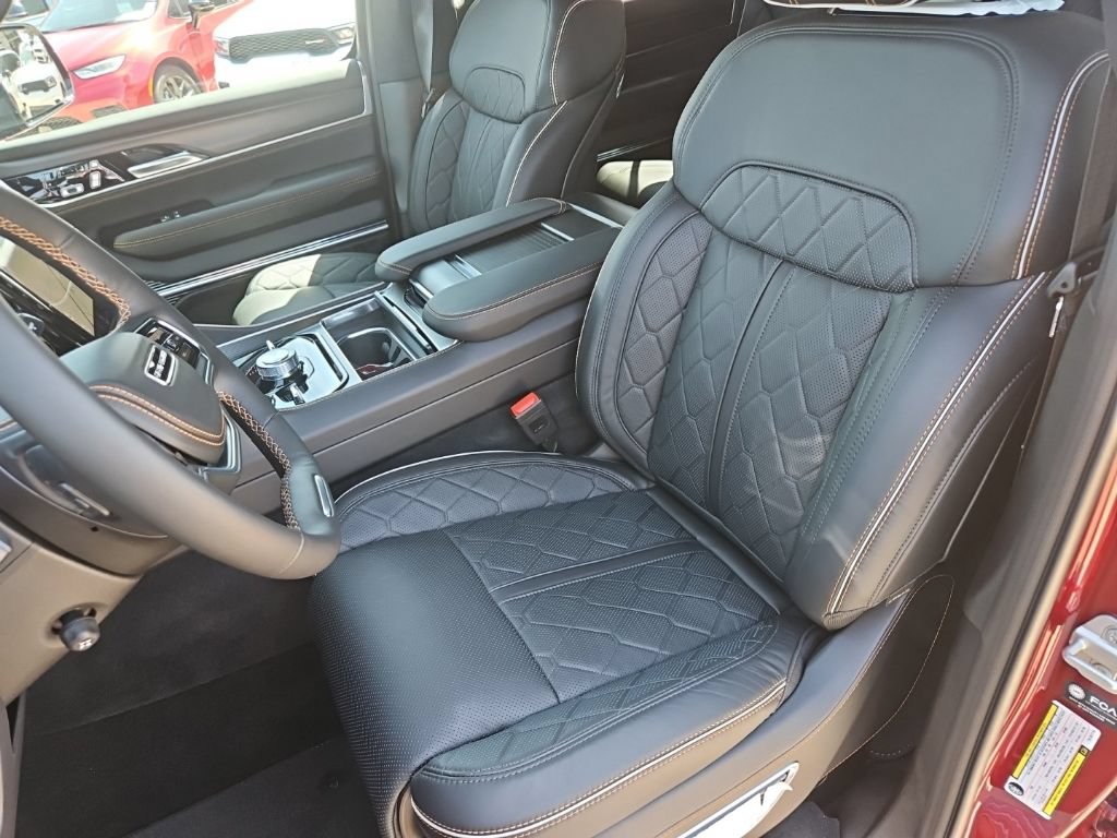 New 2026 Jeep Grand Wagoneer L Summit AWD/4WD image 19