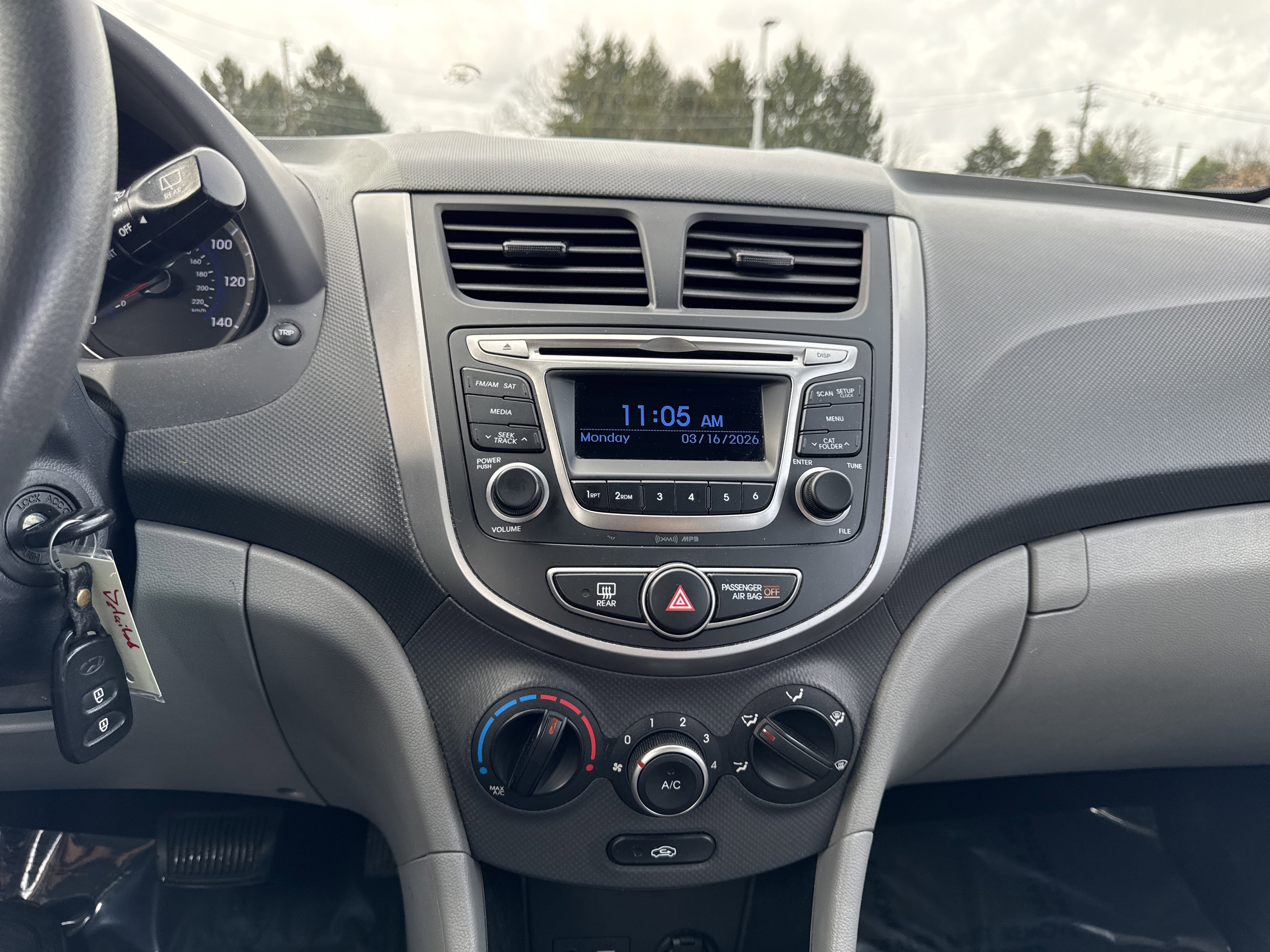 Used 2016 Hyundai Accent SE image 18