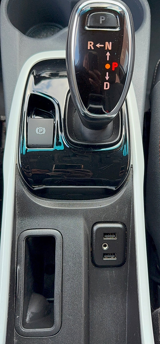 Used 2017 Chevrolet Bolt Premier w/ Driver Confidence II Package FWD image 25