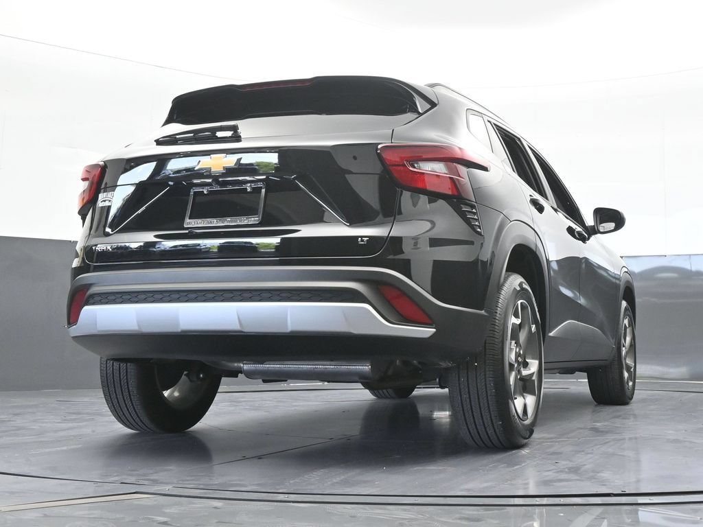 Used 2025 Chevrolet Trax LT FWD image 56