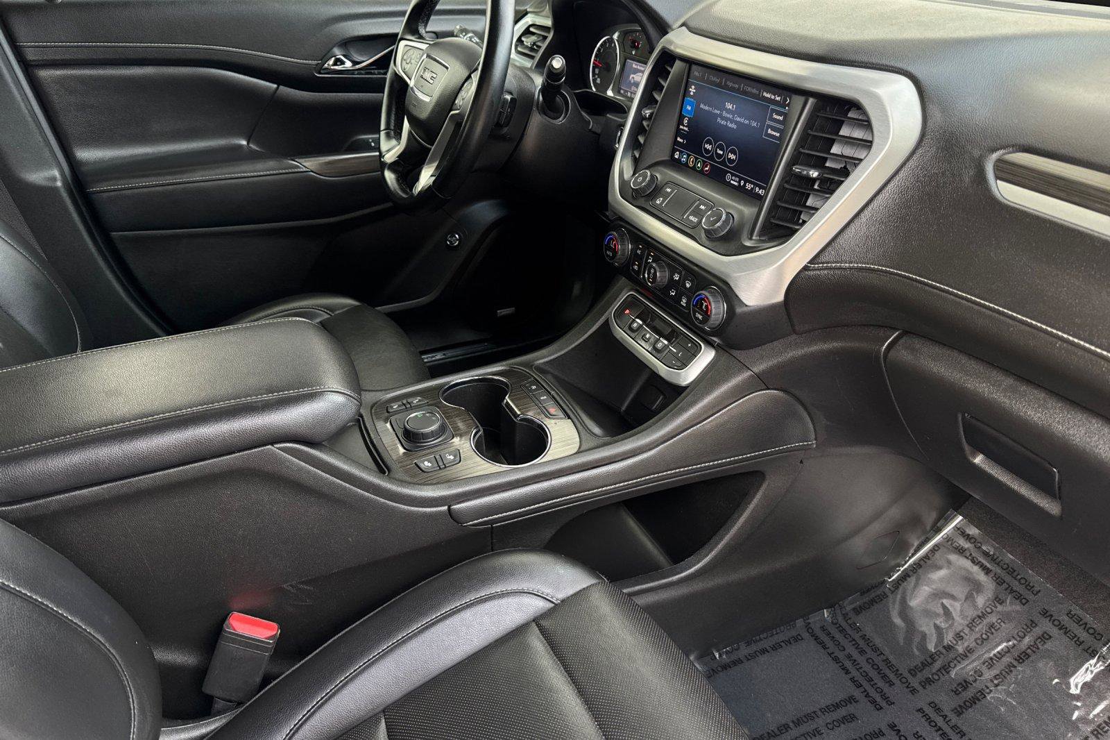 Used 2023 GMC Acadia SLT image 18