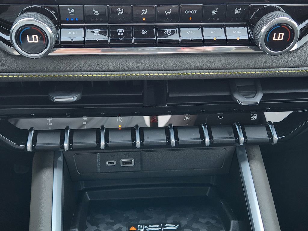New 2026 Chevrolet Colorado ZR2 AWD/4WD image 14