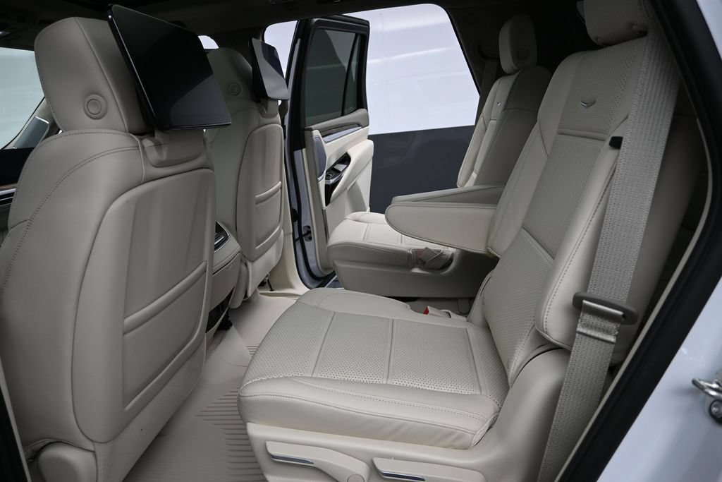 New 2026 Cadillac Escalade Platinum Sport AWD/4WD image 14