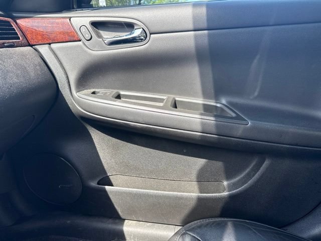 Used 2011 Chevrolet Impala LT w/ Luxury Edition Package FWD image 18