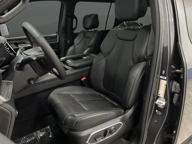 Used 2023 Jeep Wagoneer Series II w/ Premium Group I image 4