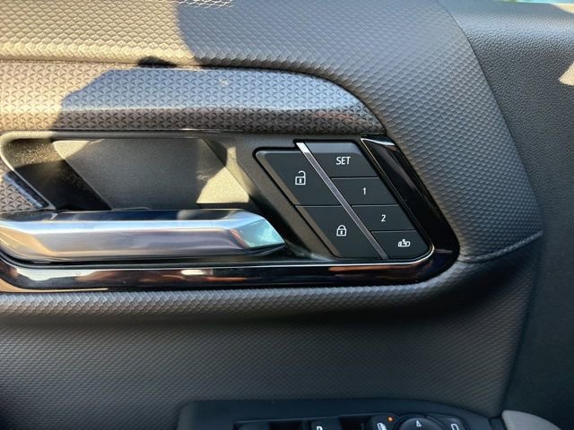 Used 2022 Chevrolet Silverado 1500 ZR2 AWD/4WD image 9