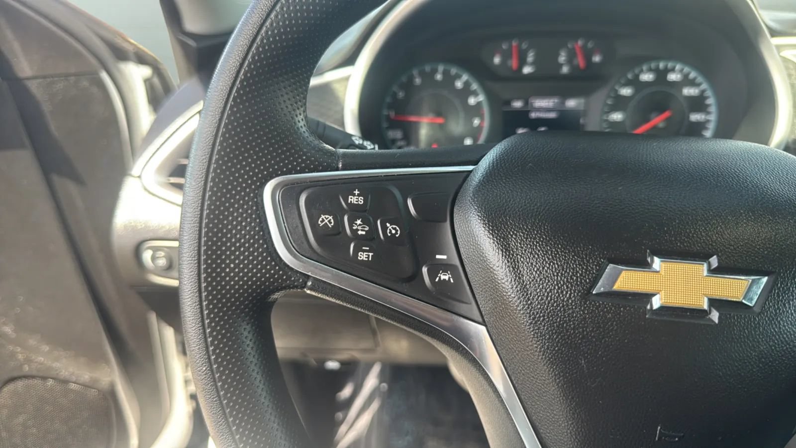 Used 2025 Chevrolet Malibu LS FWD image 24