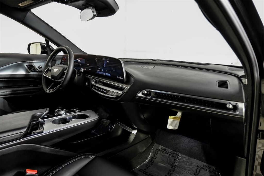 Used 2024 Cadillac Lyriq Tech image 12