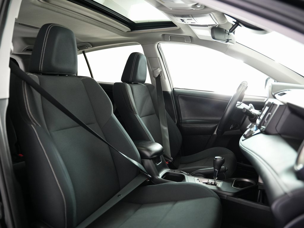 Used 2017 Toyota RAV4 XLE image 57