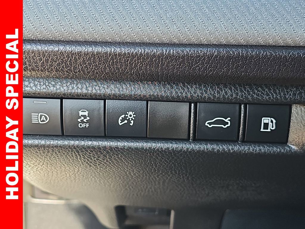Used 2025 Toyota Camry SE image 24