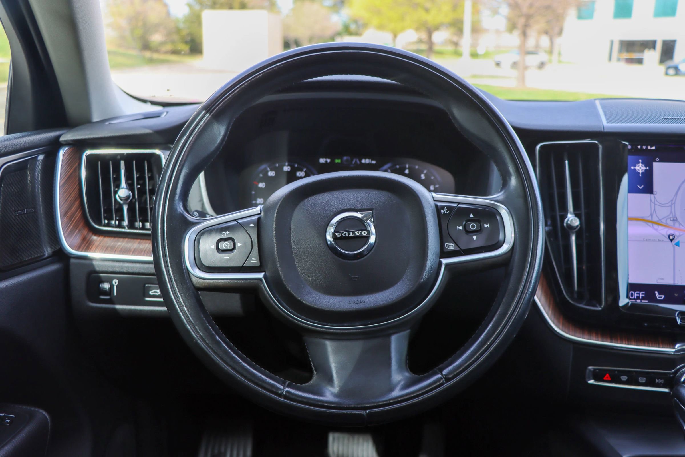Used 2021 Volvo XC60 T6 Momentum w/ Premium Package AWD/4WD image 28