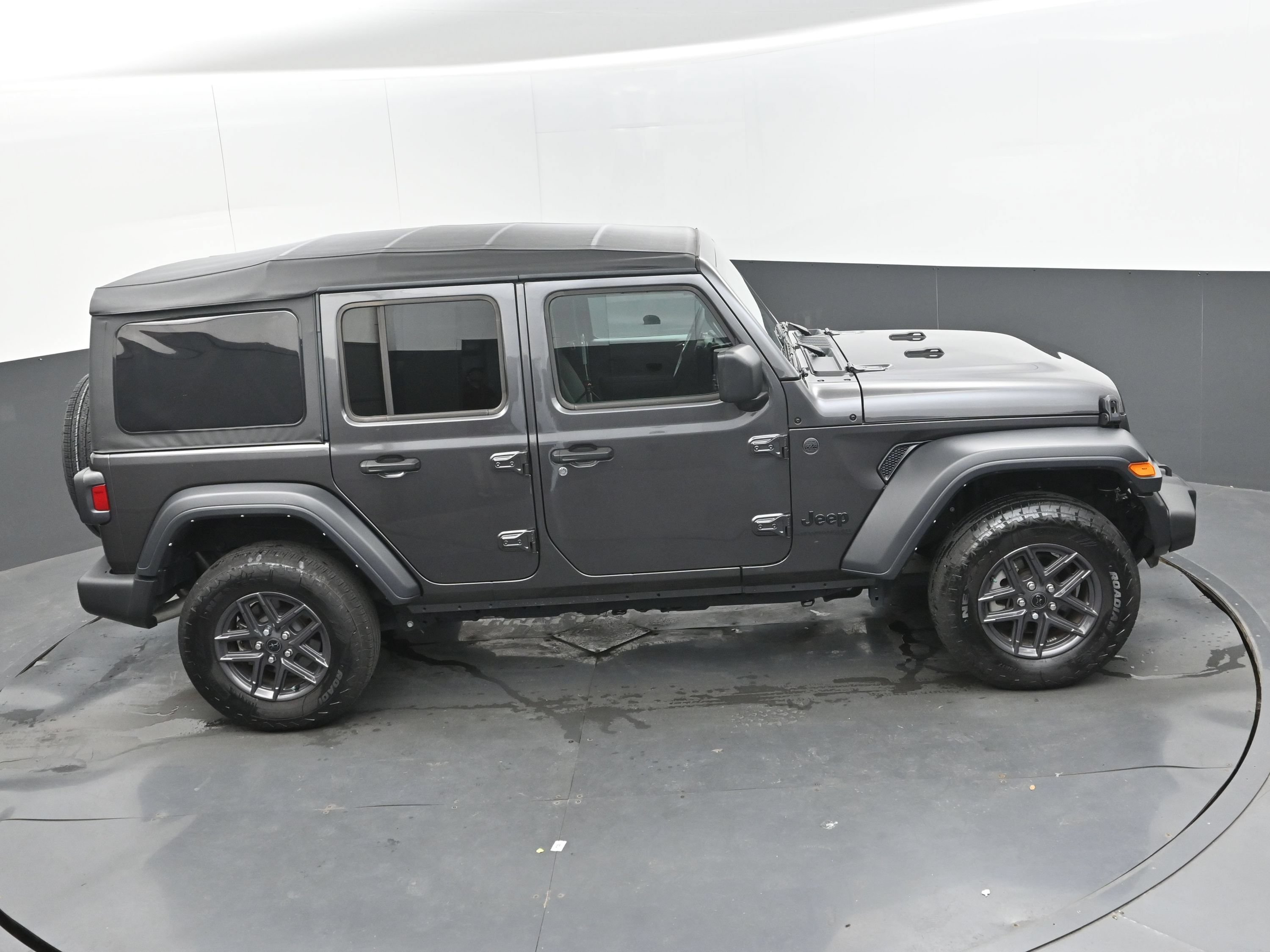 Used 2025 Jeep Wrangler Unlimited Sport AWD/4WD image 31