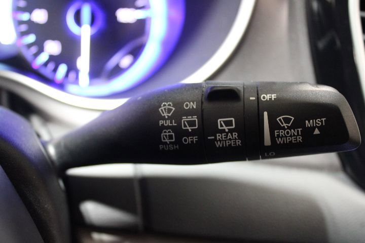 Used 2023 Chrysler Pacifica Touring-L image 34