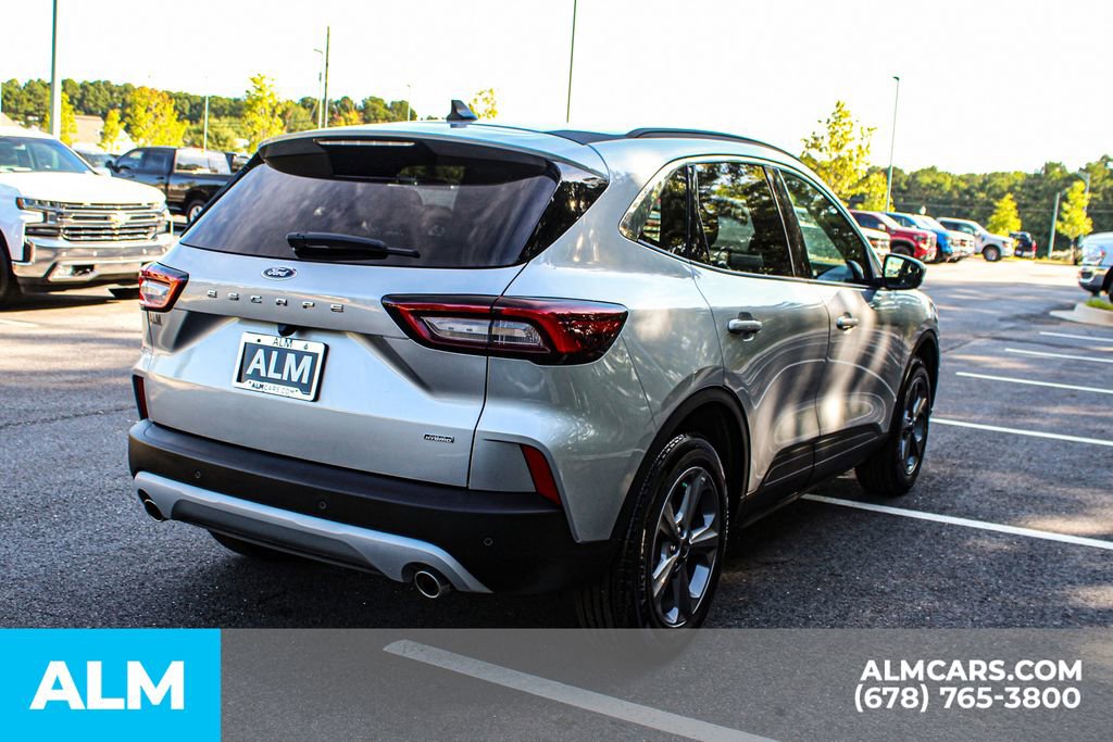 Used 2023 Ford Escape SE image 6