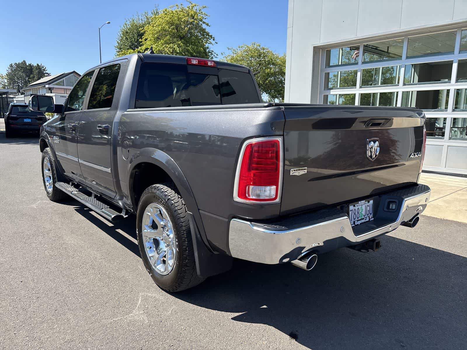 Used 2016 RAM 1500 Laramie w/ Convenience Group AWD/4WD image 3